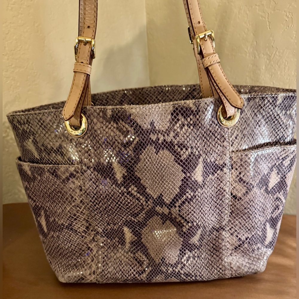 **SALE**Michael Kors Snake Print Tote Bag - Picture 2 of 16